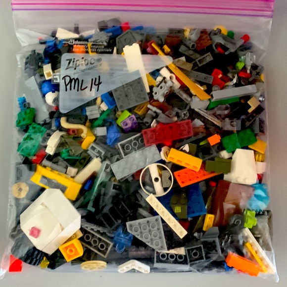 Lego small pieces over 1 Pound - Picture 2 of 3